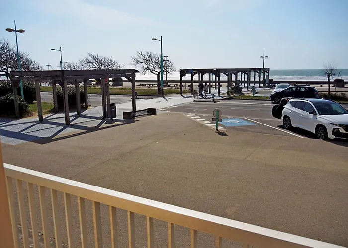 Face T2 35 M2 Pour 4 Personnes Proche Tous Commerces * 圣让-德蒙